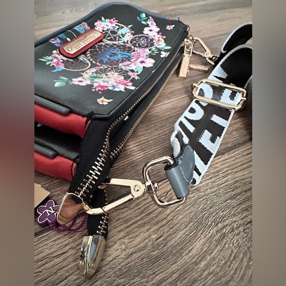 Nicole Lee Dream of All Colors Versatile 2-in-1 Crossbody Vegan Leather Purse - Picture 12 of 13